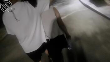 大奶小姨子约了个小奶狗，一起吃两根鸡巴，野外露出狂操1