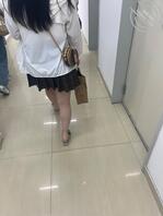 公司的人力长腿，每天都穿的异常暴露。2
