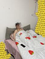 巨乳妈妈1 与妈妈的蜗居生活,我产生了乱伦的想法2