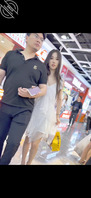 (超极品白裙美女偷拍视频)极品美女和男友逛商场被我偷拍,是不是被包养了啊2