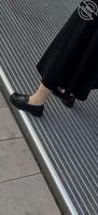 「新人首次发帖」偷拍已婚女同事骚脚、骚腿、骚内衣2