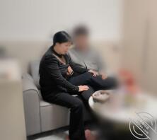 逼毛都白了(免费视频)操姑姑遇姑丈上门差点被抓包续集2