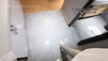 〖视频原创69〗高中生车祸后没钱赔偿只能肉偿了，母狗蹲后入潮喷新姿势