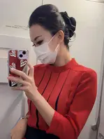 川航极品空姐【周娅菲】有强烈性瘾，不找男朋友只喜欢找炮友约炮做爱！ 2