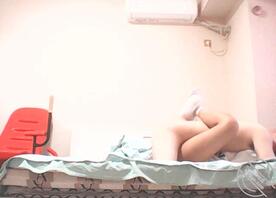 极品反差萝莉学妹居家日常做爱第一更2