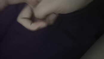 嫂子的自拍 26  深夜嫂子用假鸡巴自慰给我看