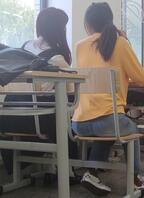 有喜欢牛仔裤大屁股的兄弟吗1