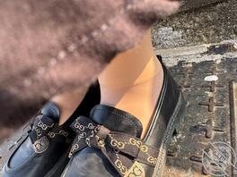 今天偷拍表妹 肉丝小脚很可爱1