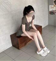 偷拍女儿的美腿,真的太想好好抚摸了1