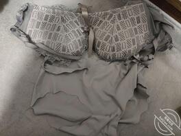 与堂嫂的性福时刻(24)--抓屁股摸胸挑逗堂嫂 偷拍她的内衣内裤2