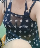 看看评价一下 我亲姐的两个大奶子1