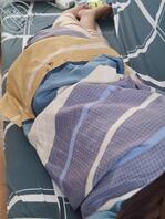 放假和妈妈的故事,偷拍妈妈洗澡后没穿内衣1