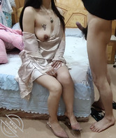 [原创绿帽之王]被老婆安排去买夜宵，兄弟等不及的就来家里偷我老婆了，露脸1