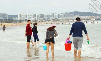 ［今天发三婶］不要脸的二婶不穿内裤勾引大叔2