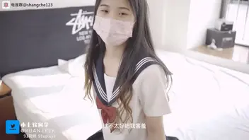 JK制服长筒白袜/长发及腰蜜桃臀/粉嫩无毛小嫩逼0