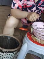 今天挺凉快的,和妈妈一起去外婆家看看1