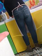 偷拍大屁股牛仔裤少妇！1