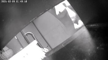 偷拍小姨子洗澡，想了很久0