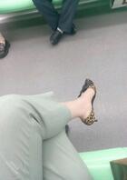 19、妈妈去出差了,我有点放纵自己。2