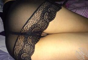 偷拍肥臀骚妈,拍妈妈店里另一个员工阿姨还让发现了0