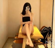 新年新母狗对镜脱衣自拍