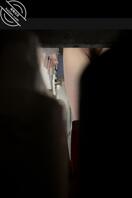 [原创]偷偷拍大学毕业的小姨子洗个澡1