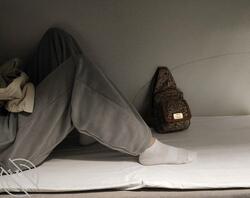 卧铺对面好看的白袜 女