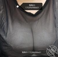 这套穿着如何？有没有勾起你们的欲望？大到快要爆炸的巨乳人妻！