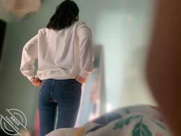 你们想要的牛仔大屁股，来了！
  评论区留下你们珍藏的货