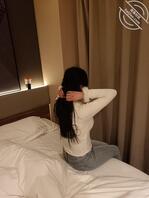 13、跟姐姐一起回老家,看着她伤心难过我也不知道怎么安慰。1