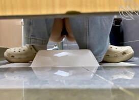 再次厕拍99年极品小美女