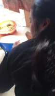 阳台强推后入熟女，阿姨在晾衣服