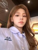 绿帽瘾越来越重分享母狗女朋友和她姐姐给野爹们羞辱合照射屏0