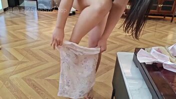 堕落嫂子22. 带骚货嫂子直接在儿童泡泡池里就开始操起来了