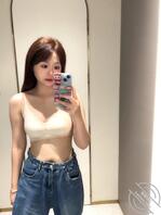 上海母狗女大学生自拍2