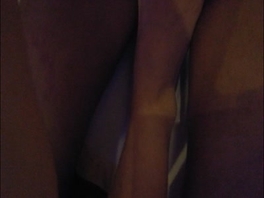 91年女友边打电话边足交完整版