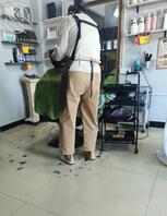 理发店的老熟女射她的臭脚上2