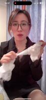 卖袜子的网红露底