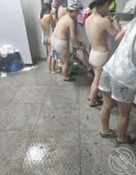 大学女澡堂2