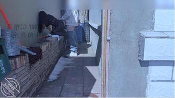 (36)在灶台上高潮,还把精液都弄到了锅里给大家品尝2