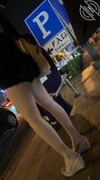 街拍很性感的超短热裤、只看见了一点点屁股蛋蛋
