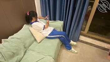 “我受不了了 干爹”用夹子音边操边叫干爹!一直叫要,不要停!1