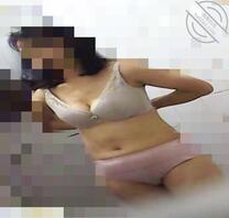 妈妈vs舅妈，你们来评鉴一下