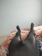 明天晚上穿妈妈油亮黑丝露出，松原偶遇哦锦绣松苑1