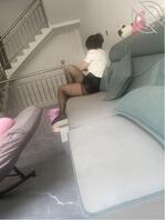 偷拍我姑的大屁股,差点被发现了,给我直接看硬了0