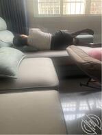 偷拍我姑的大屁股,差点被发现了,给我直接看硬了1