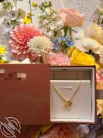 原创三十二,准备了花束配金项链惊喜,在请姐姐吃大餐,但喝多了还是上了姐姐1