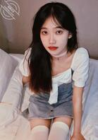 【分享】某平台网红主播在视频房间里自慰,极品身材淫水狂喷1