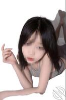 写完上个帖子回卧室继续抱着我的骚冉冉躺着,女儿像小猫似的在我怀里躺着,越0