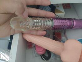 (原创)离异亲姐姐(十七)趁姐姐不在家偷翻姐姐衣柜发现姐姐惊人的另一面!2